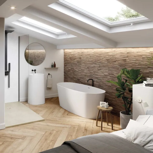 Une suite parentale naturelle et luxueuse avec salle de bain sous les combles