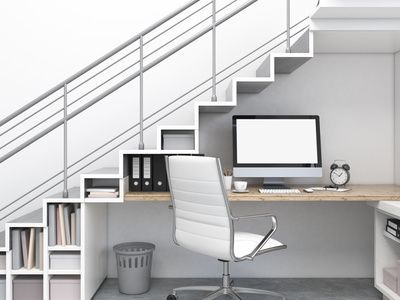 Aménager un bureau sous l’escalier