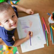 Aménager un coin bureau pour un enfant