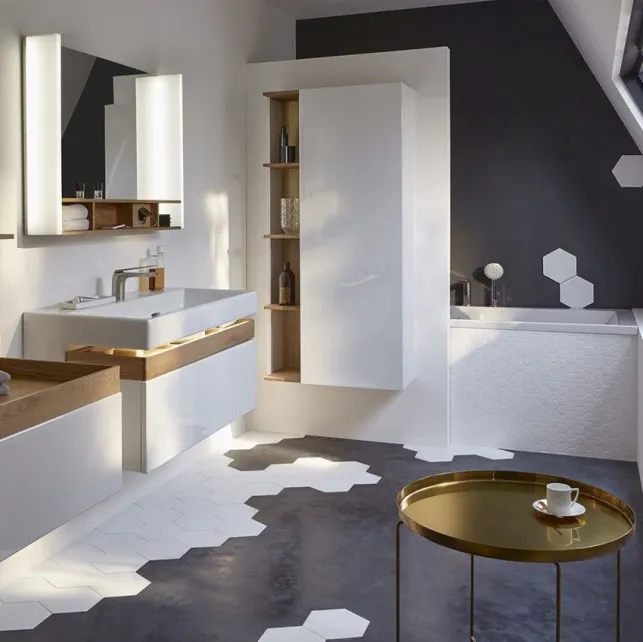 Une salle de bain sous les combles design et originale