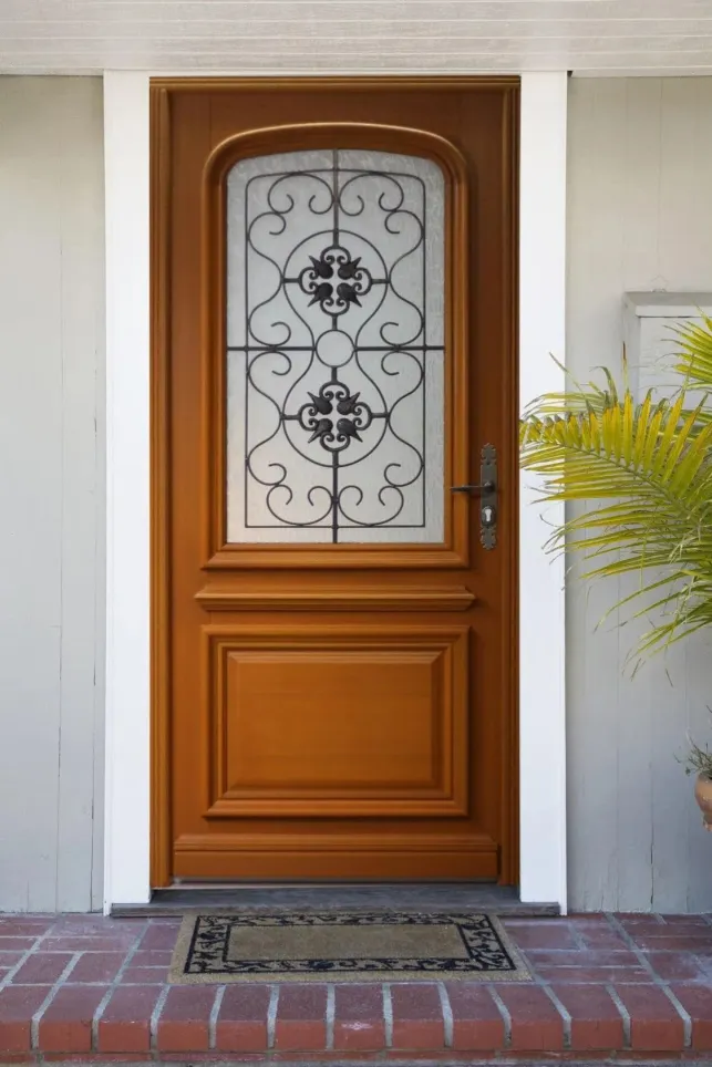 L'esthétique du bois exotique est un atout supplémentaire pour votre porte d'entrée.