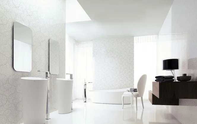 Ce magnifique carrelage en céramique offre un blanc pur, lisse et éclatant, dégageant un aspect très chic. © Porcelanosa