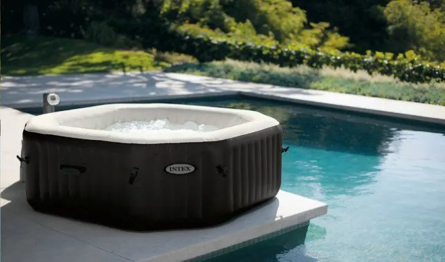 Choisir un spa gonflable pour son jardin