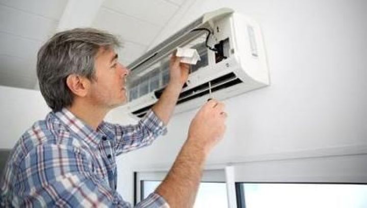Climatisation : le contrat d’entretien par un professionnel Climatisation : le contrat d’entretien par un professionnel