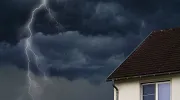 Comment bien protéger sa maison contre les orages&nbsp;?