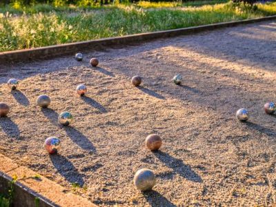 Comment construire un terrain de pétanque dans son jardin ?