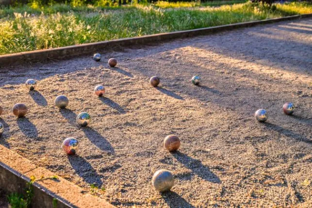 Comment construire un terrain de pétanque dans son jardin ?