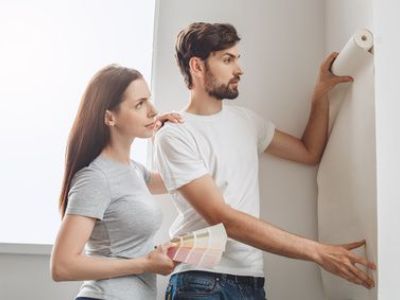 Comment enlever les bulles d’air sous un papier peint ?