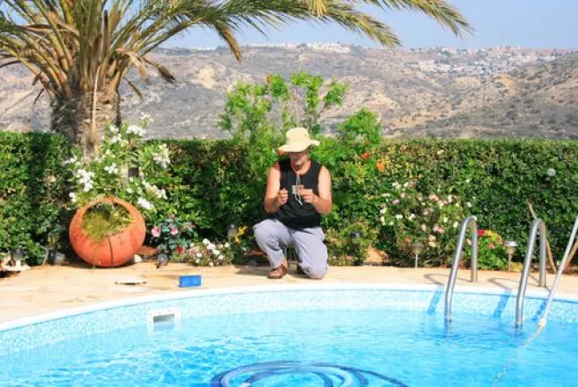 Comment entretenir sa piscine en période de canicule ?