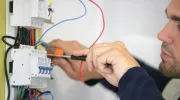 Comment mettre une ancienne installation électrique aux normes&nbsp;?