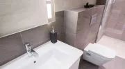 Comment optimiser l’espace dans une petite salle de bain&nbsp;?