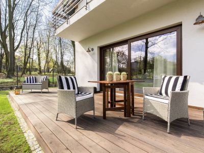 Comment rénover une terrasse en bois