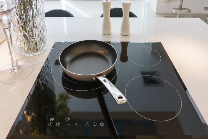 Consommation d’une plaque de cuisson vitrocéramique Consommation d’une plaque de cuisson vitrocéramique