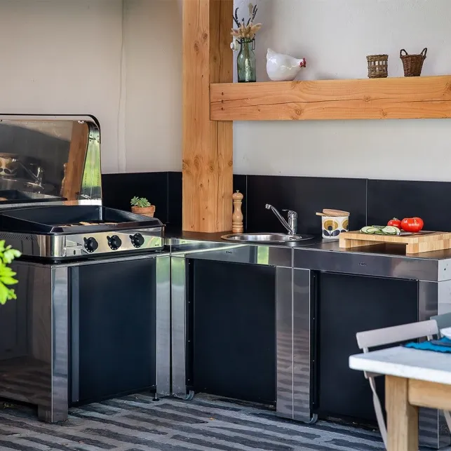 Composez votre cuisine extérieure avec les modules Eno pour un espace unique et professionnel