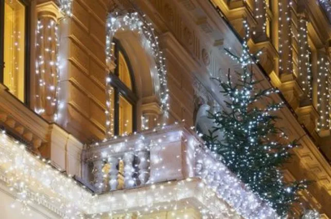 Déco lumineuse de Noel : comment utiliser le ruban LED ?