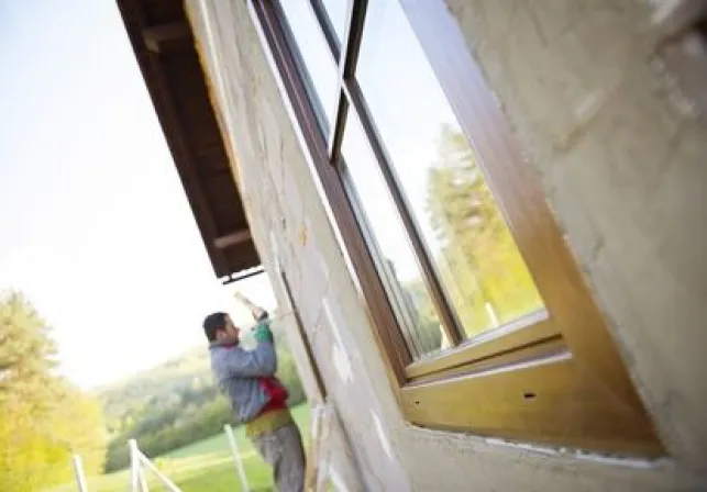 Découverte d'amiante dans une maison, comment réagir ?