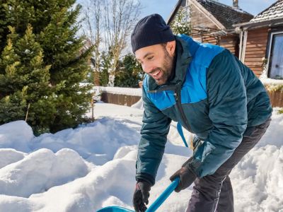 Comment déneiger votre extérieur efficacement ?