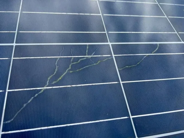 Des micro fissures sur les panneaux solaires peuvent être la cause de pannes