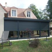 Installer des volets roulants sur une véranda