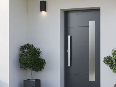Isolation d'une porte d’entrée contre le froid : 7 solutions efficaces