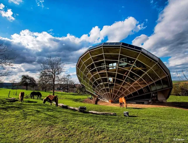 L'Héliodome, une maison solaire surprenante