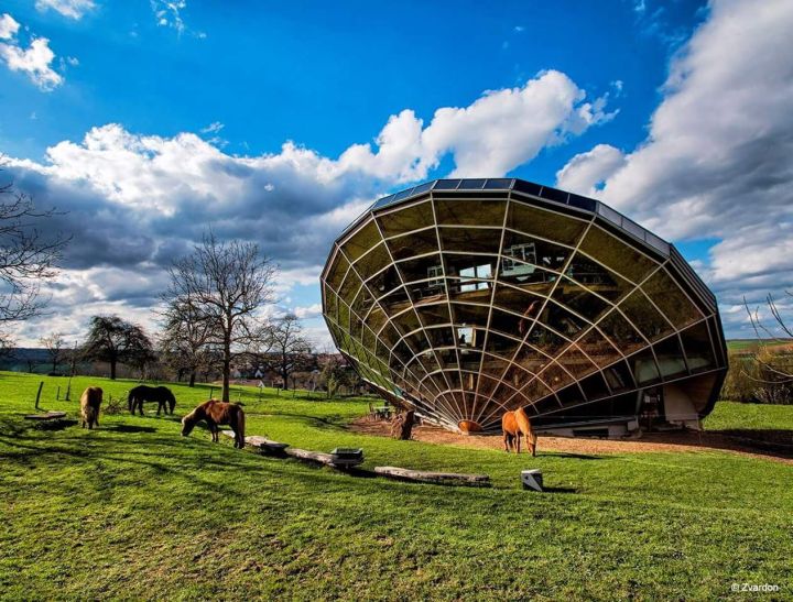 L'Héliodome, une maison solaire surprenante L'Héliodome, une maison solaire surprenante