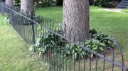 La clôture barreaudée