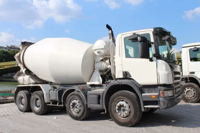 Le béton livré à domicile en camion toupie