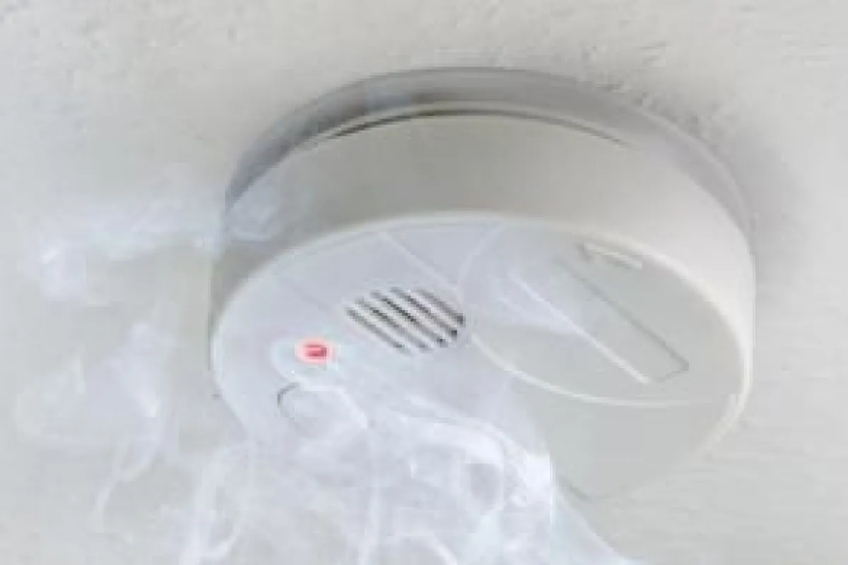 Comment Fonctionne Un Detecteur Incendie Schéma Electrique Le détecteur de fumée pour la maison : comment ça marche ?