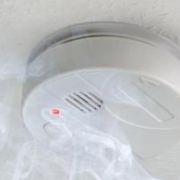 Le détecteur de fumée pour la maison : comment ça marche&nbsp;?