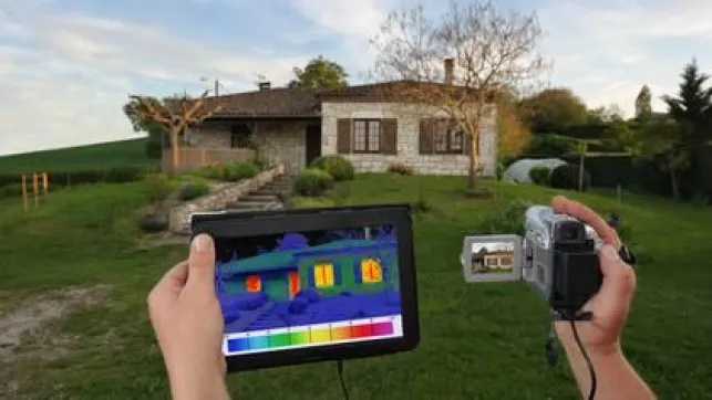 Les caméras thermiques permettent de détecter les pertes de chaleur. Elles sont souvent utilisées dans le cadre d'un DPE