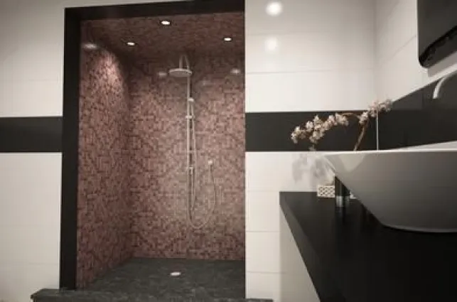 Douche avec revêtement mosaïque