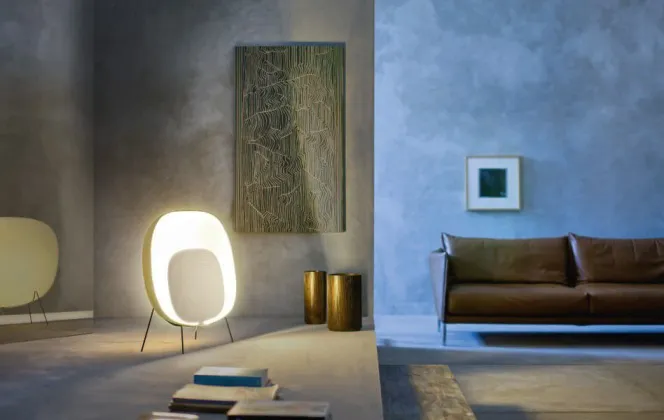 Ce lumière très design baignera votre pièce d'une lumière diffuse très chaleureuse. © Foscarini