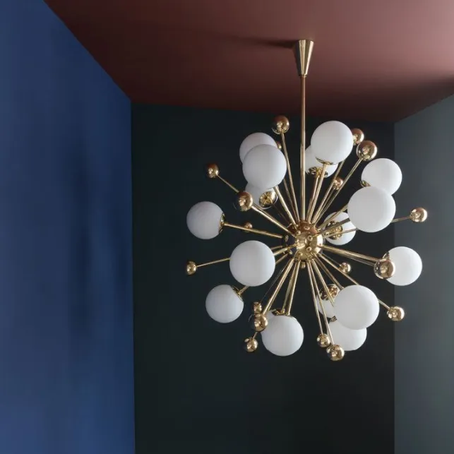 Un lustre artistique pour habiller votre pièce de vie