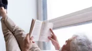 Maison de retraite ou maintien à domicile : comment faire le bon choix en 2025&nbsp;?