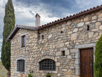 Isoler une maison en pierre : quelles possibilités ?