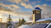 Peut-on poser des panneaux solaires sur une toiture face nord?