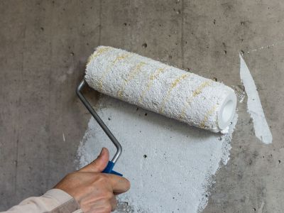 La peinture anti-humidité : la solution pour gérer les problèmes de murs humides ?