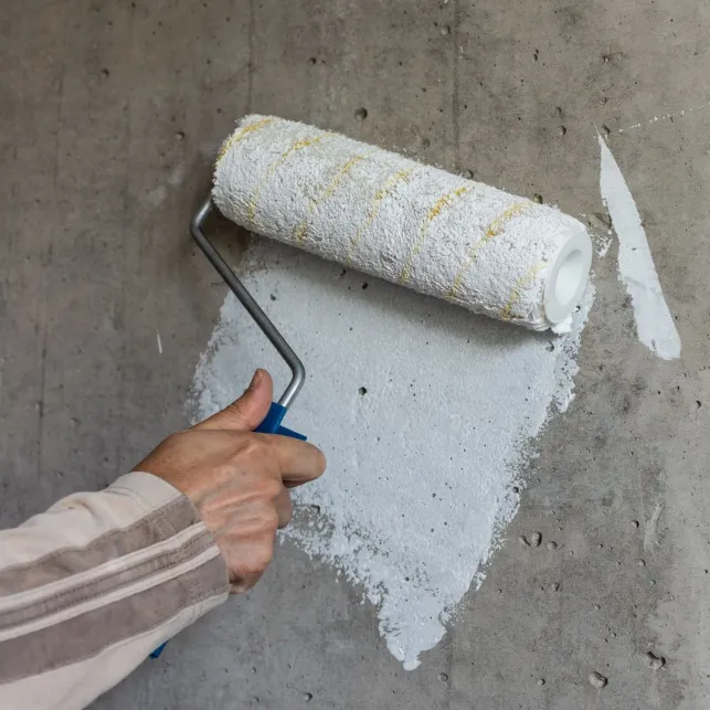 La peinture anti-humidité : la solution pour gérer les problèmes de murs humides ?