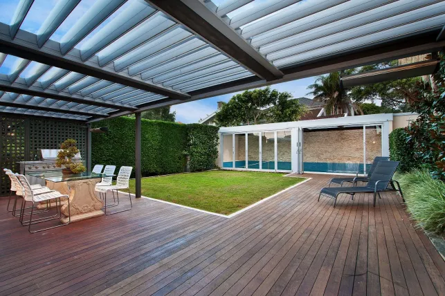 Pergola en alu : pourquoi et comment la choisir ?