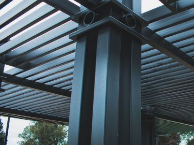 Pergola en fer forgé : pourquoi et comment la choisir ?