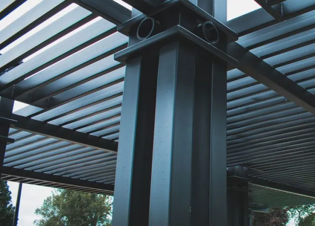 Pergola en fer forgé : pourquoi et comment la choisir ?