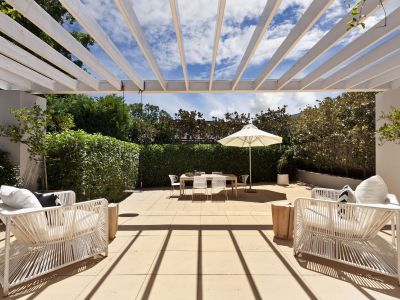 Pergola en PVC : pourquoi et comment la choisir ?