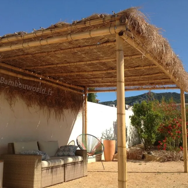 Une pergola tropicale en bambou