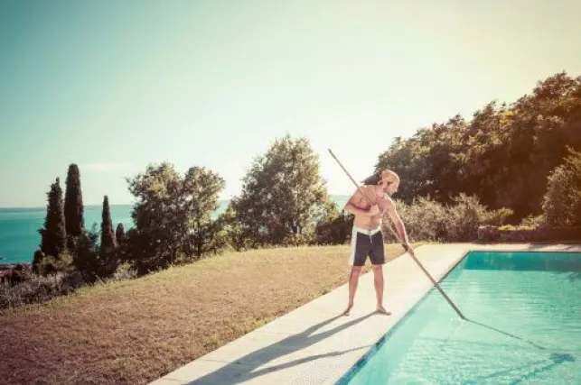 Piscine : comment éviter l’apparition d’algues ?