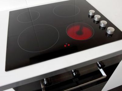 Plaque de cuisson à induction en panne : que faire ?