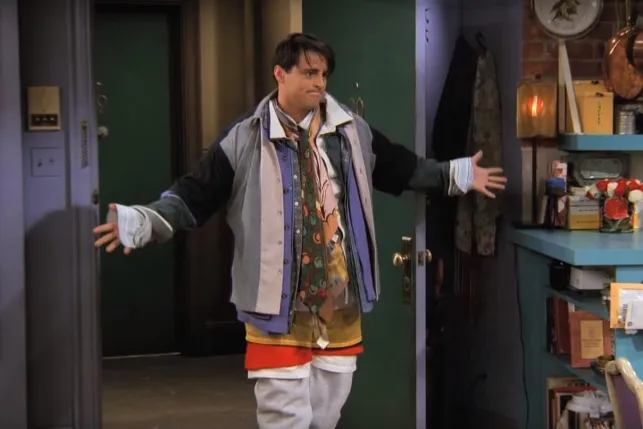 Faites comme Joey, multipliez les couches de vêtements pour vous assurez d'avoir chaud même à -5°C