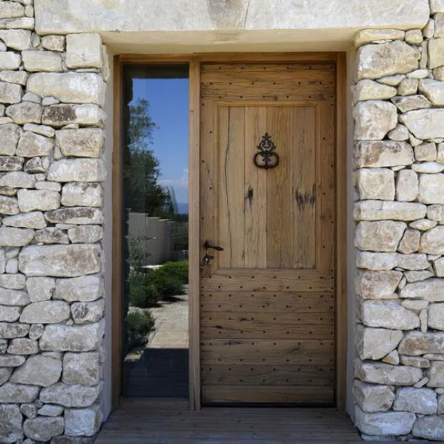 La porte d'entrée inspirée du style mas provençal