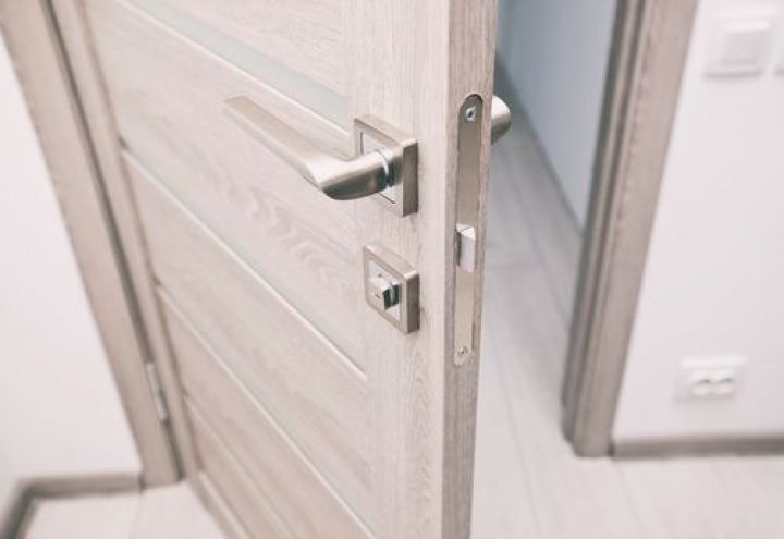 Porte qui grince : que faire ? Porte qui grince : que faire ?