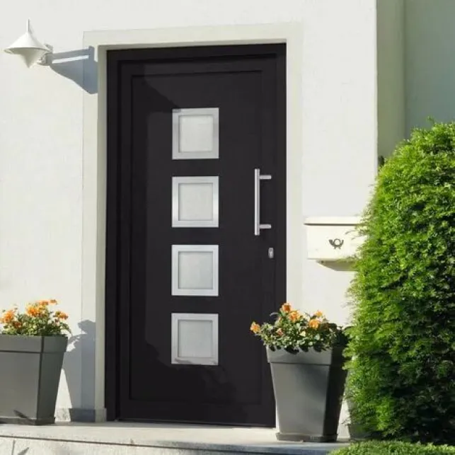 La porte semi-vitrée en acier est un très bon compromis entre la porte pleine qui peut se montrer austère et la porte toute vitrée qui ne possède que le cadre en acier.
